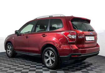Подержанный автомобиль Subaru Forester Suv 2015 года (7 фото)
