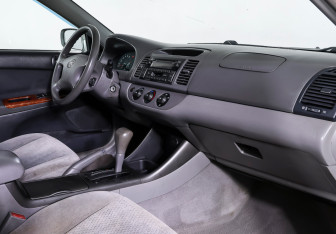 Подержанный автомобиль Toyota Camry Sedan 2002 года (11 фото)
