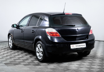 Подержанный автомобиль Opel Astra Hatchback 2006 года (7 фото)