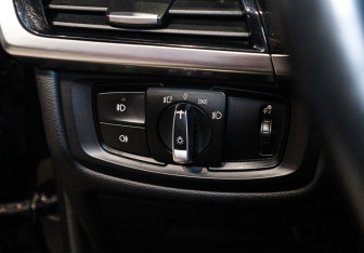 Подержанный автомобиль BMW X5 2017 года (18 фото)