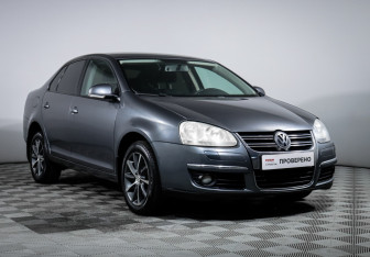 Подержанный автомобиль Volkswagen Jetta Sedan 2010 года (3 фото)