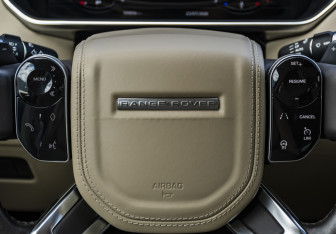 Подержанный автомобиль Land Rover Range Rover 2018 года (11 фото)
