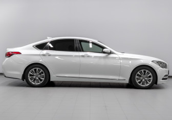 Подержанный автомобиль Hyundai Genesis 2014 года (4 фото)