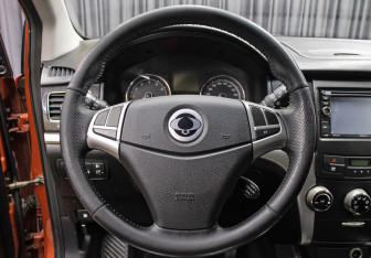 Подержанный автомобиль SsangYong Actyon 2013 года (17 фото)