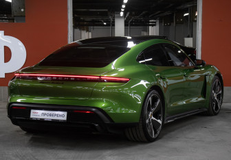 Подержанный автомобиль Porsche Taycan 2021 года (5 фото)