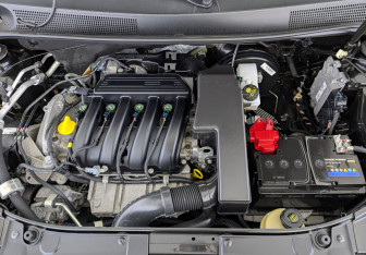 Подержанный автомобиль Renault Logan Sedan 2021 года (9 фото)