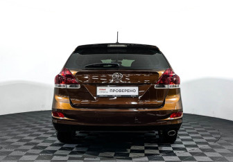 Подержанный автомобиль Toyota Venza 2013 года (6 фото)