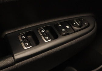 Подержанный автомобиль Kia Rio Hatchback 2018 года (19 фото)