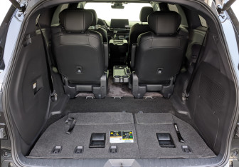 Подержанный автомобиль Toyota Sienna 2025 года (10 фото)