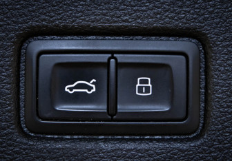 Подержанный автомобиль Audi Q7 2016 года (35 фото)