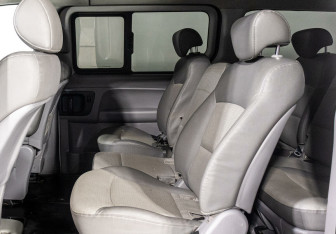 Подержанный автомобиль Hyundai Grand Starex 2008 года (11 фото)