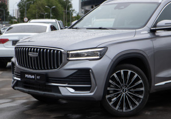 Подержанный автомобиль Geely Monjaro 2025 года (28 фото)