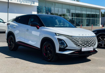Подержанный автомобиль Omoda C5 2023 года (3 фото)