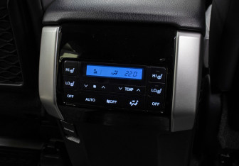 Подержанный автомобиль Toyota Land Cruiser Prado 2021 года (24 фото)