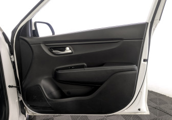 Подержанный автомобиль Kia Rio Hatchback 2021 года (24 фото)