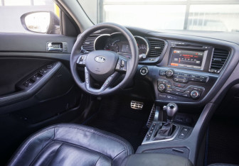 Подержанный автомобиль Kia Optima Sedan 2011 года (10 фото)