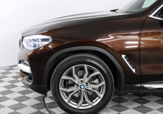 Подержанный автомобиль BMW X3 2020 года (8 фото)