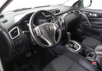 Подержанный автомобиль Nissan Qashqai 2018 года (9 фото)