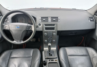 Подержанный автомобиль Volvo S40 2007 года (12 фото)