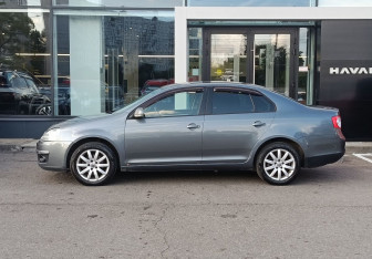 Подержанный автомобиль Volkswagen Jetta Sedan 2009 года (8 фото)