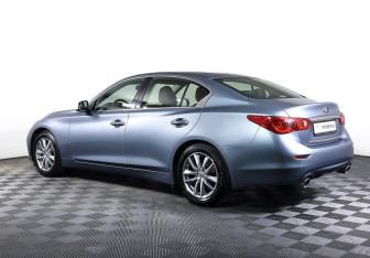 Подержанный автомобиль Infiniti Q50 2016 года (7 фото)
