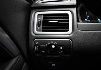 Подержанный автомобиль Volvo XC70 2014 года (13 фото)