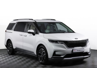 Подержанный автомобиль Kia Carnival 2020 года (3 фото)