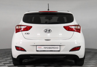 Подержанный автомобиль Hyundai i30 Hatchback 2013 года (6 фото)