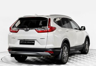 Подержанный автомобиль Honda CR-V 2018 года (4 фото)
