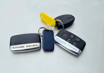 Подержанный автомобиль Land Rover Range Rover 2015 года (21 фото)