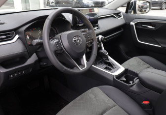 Новый Toyota RAV4 2025 (12 фото)