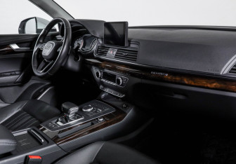 Подержанный автомобиль Audi Q5 2017 года (9 фото)