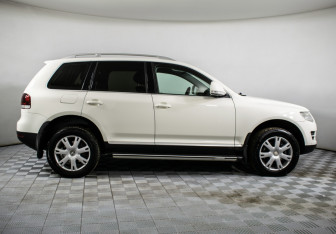 Подержанный автомобиль Volkswagen Touareg 2009 года (4 фото)