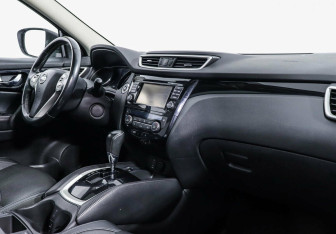 Подержанный автомобиль Nissan Qashqai 2017 года (6 фото)