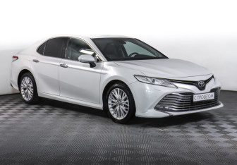 Подержанный автомобиль Toyota Camry Sedan 2018 года (3 фото)