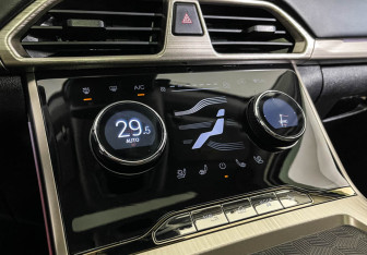 Подержанный автомобиль Exeed TXL 2022 года (14 фото)