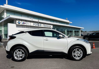 Подержанный автомобиль Toyota C-HR 2020 года (4 фото)