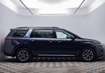 Подержанный автомобиль Kia Carnival 2020 года (4 фото)