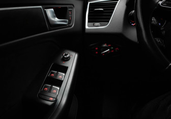 Подержанный автомобиль Audi Q5 2015 года (15 фото)