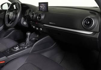 Подержанный автомобиль Audi A3 Sedan 2020 года (10 фото)