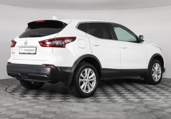 Подержанный автомобиль Nissan Qashqai 2021 года (5 фото)