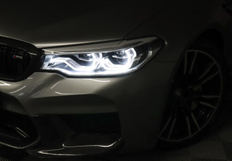 Подержанный автомобиль BMW M5 Sedan 2019 года (28 фото)