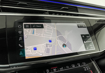 Подержанный автомобиль Audi A8 2018 года (22 фото)