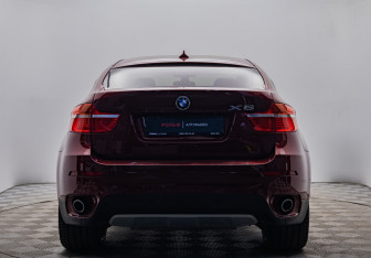 Подержанный автомобиль BMW X6 2011 года (4 фото)