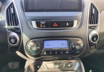 Подержанный автомобиль Hyundai ix35 2011 года (12 фото)