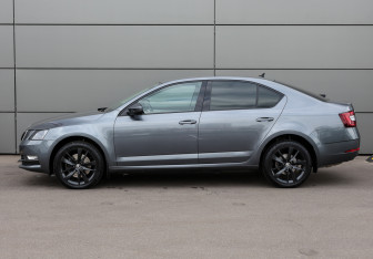 Подержанный автомобиль Skoda Octavia Liftback 2018 года (8 фото)