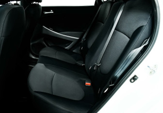 Подержанный автомобиль Hyundai Solaris Hatchback 2014 года (12 фото)