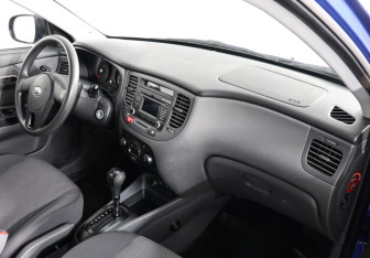 Подержанный автомобиль Kia Rio Hatchback 2010 года (6 фото)