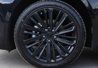 Подержанный автомобиль Geely Preface 2024 года (22 фото)