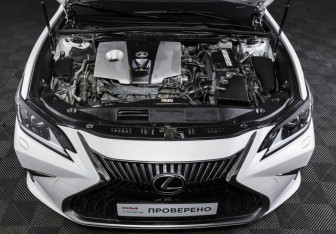 Подержанный автомобиль Lexus ES 2020 года (9 фото)